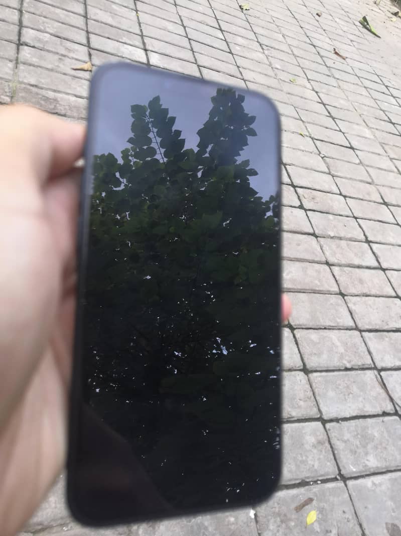 Apple iPhone 13 2
