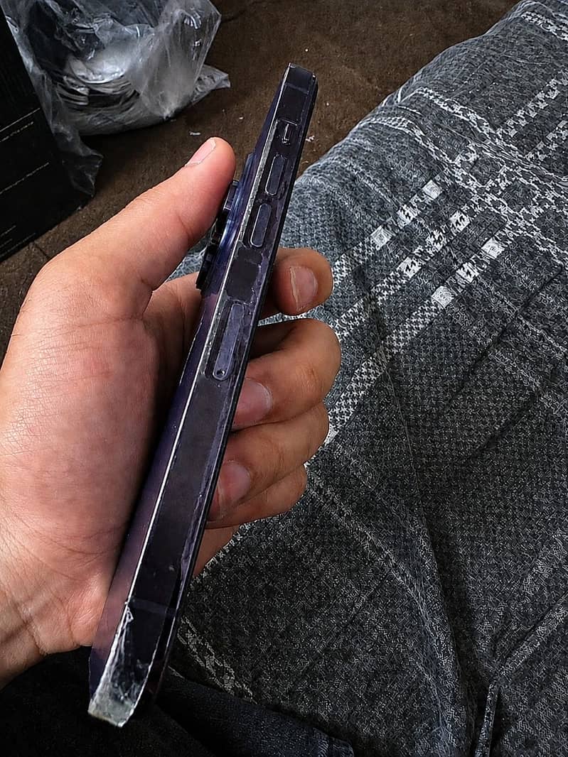 Apple iPhone 14 Pro 4