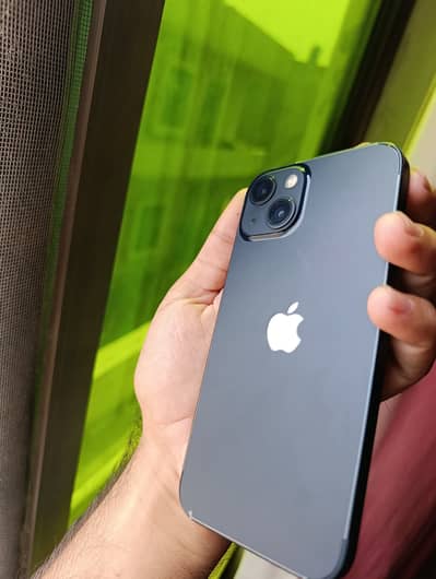 Apple iPhone 13