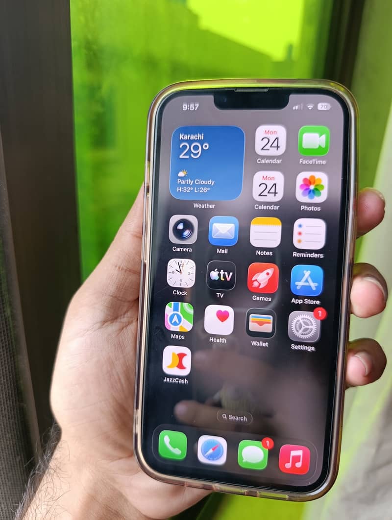 Apple iPhone 13 2