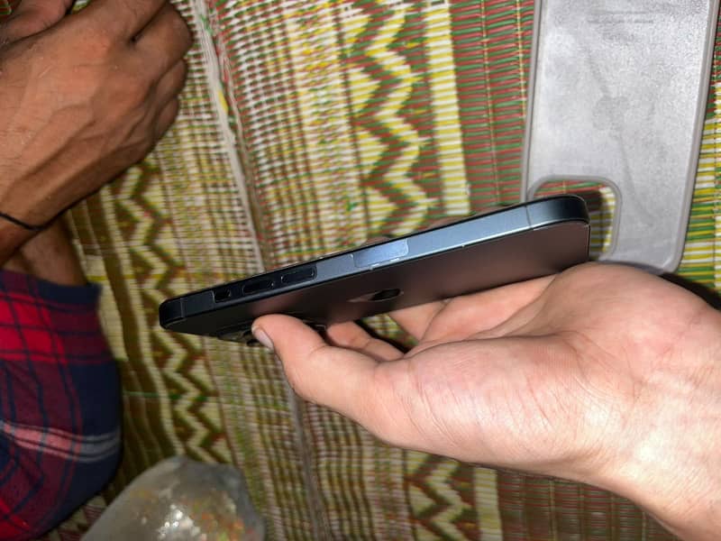 Apple iPhone 15 Pro 1