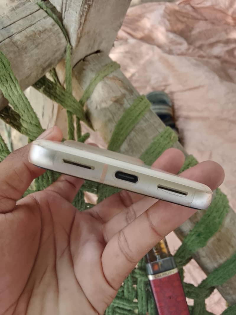 Google Pixel 8 please read add first 4