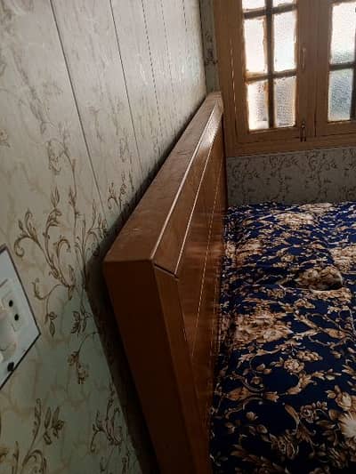 king size bed in premium condition