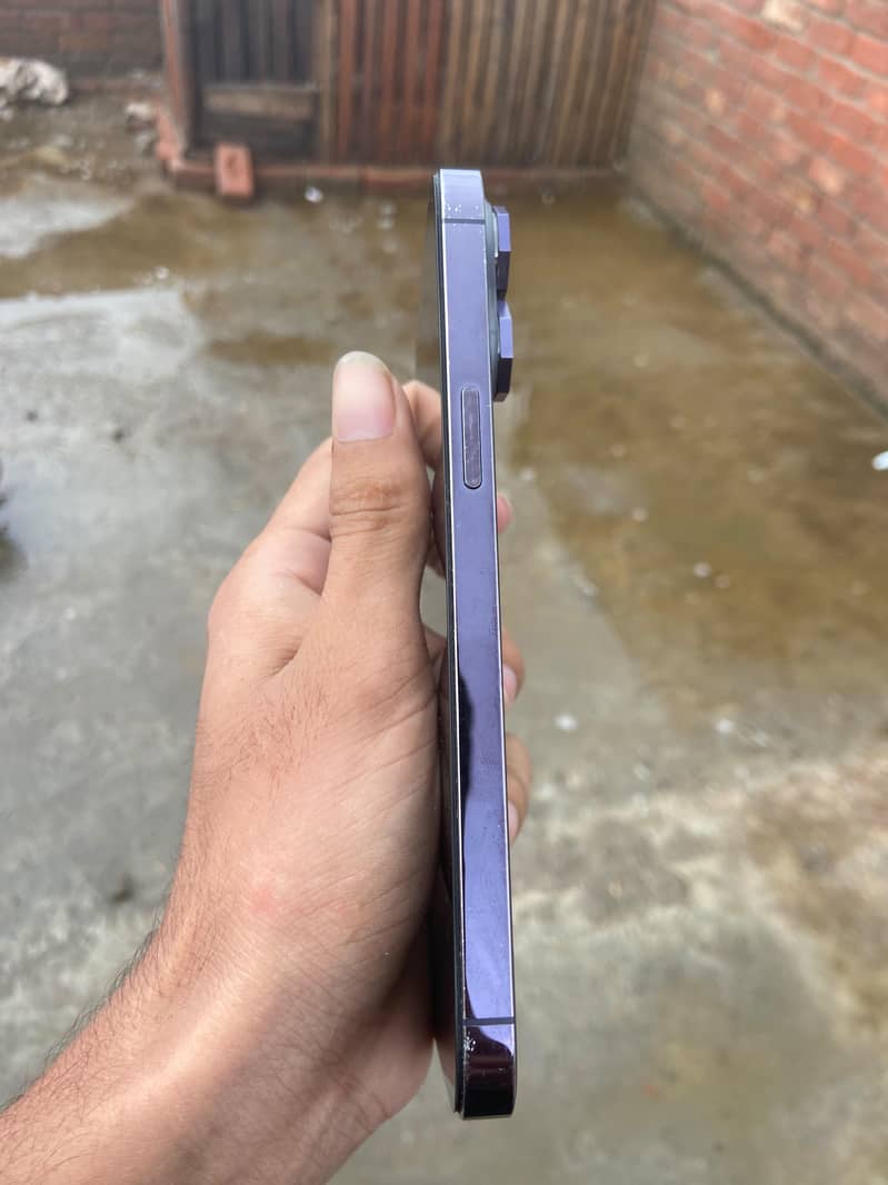 Apple iPhone 14 Pro Max 1
