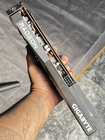 Gigabyte radeon RX 6600 GDDR6 8GB with box
