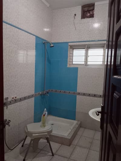 10marla 3beds DD TV lounge kitchen attached baths neat clean upper portion for rent in G 13 3 islamabad