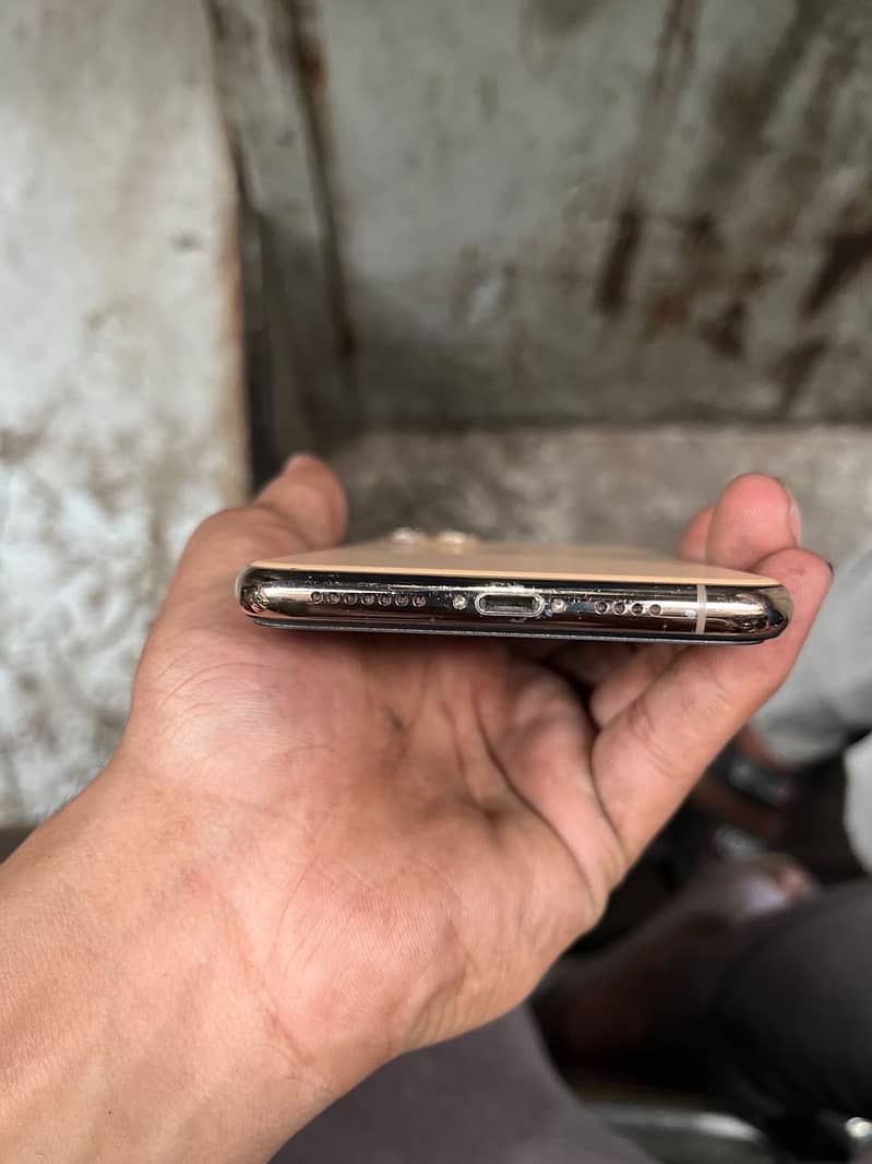Apple iPhone 11 Pro Max 0
