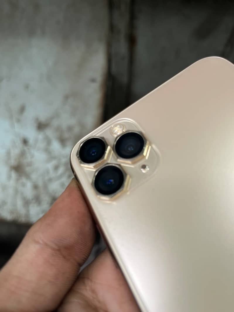Apple iPhone 11 Pro Max 3