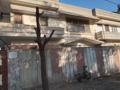 Highly-Coveted Facing Park 400 Square Yards House Is Available In North Nazimabad For Sale