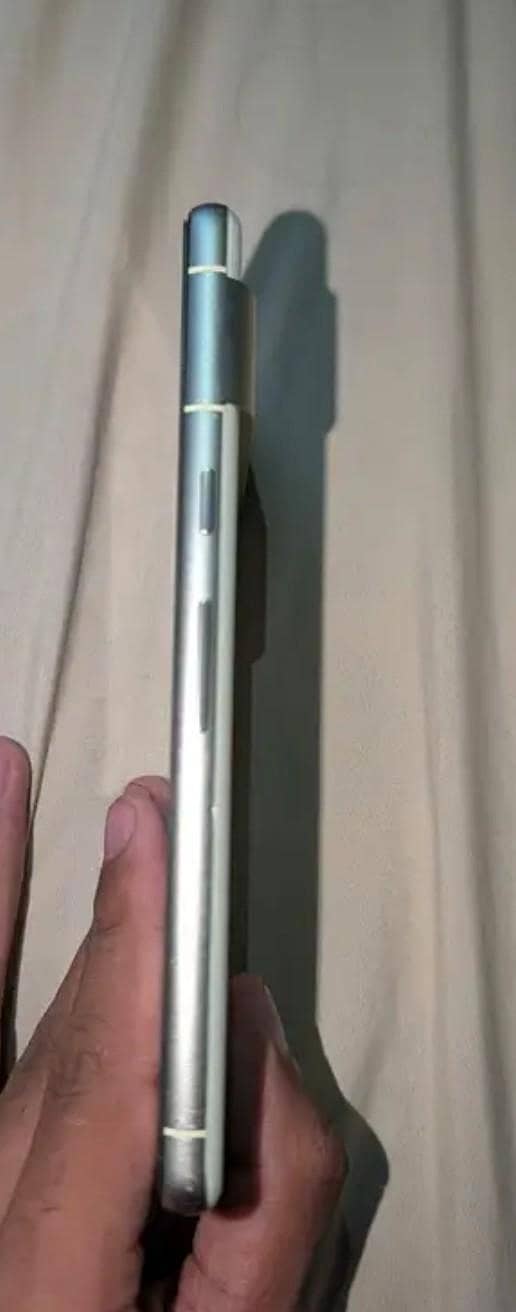 Google Pixel 7 4