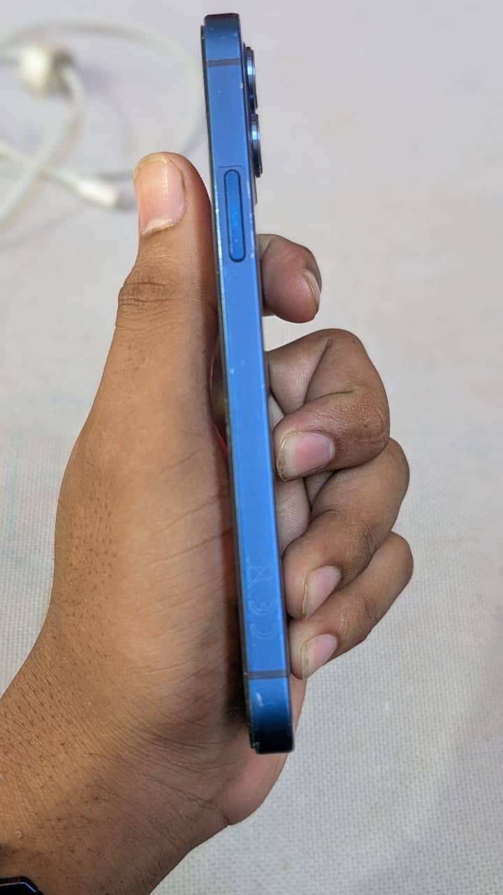 Apple iPhone 12 0