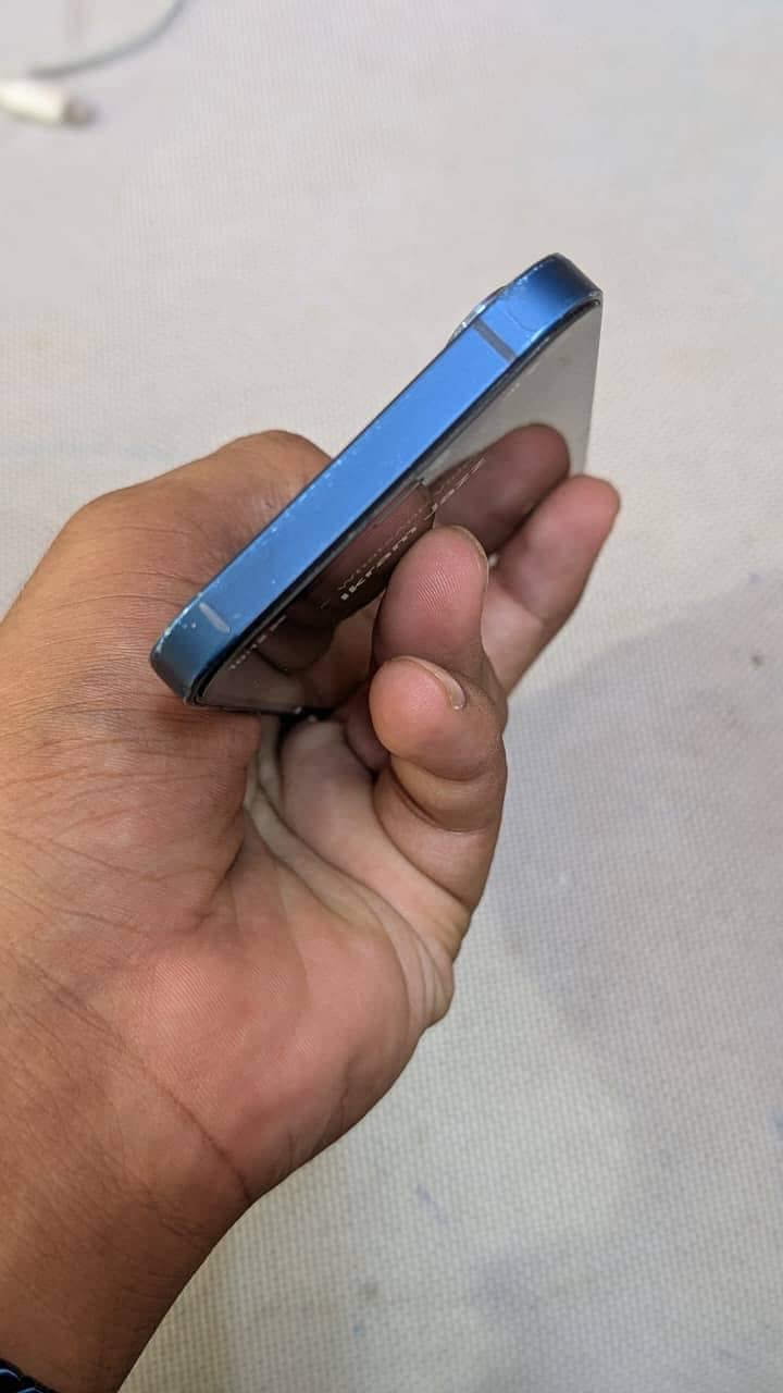 Apple iPhone 12 2