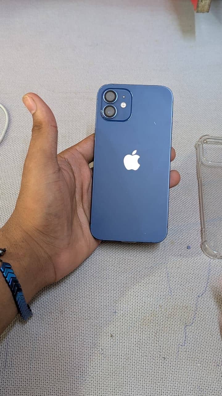 Apple iPhone 12 3