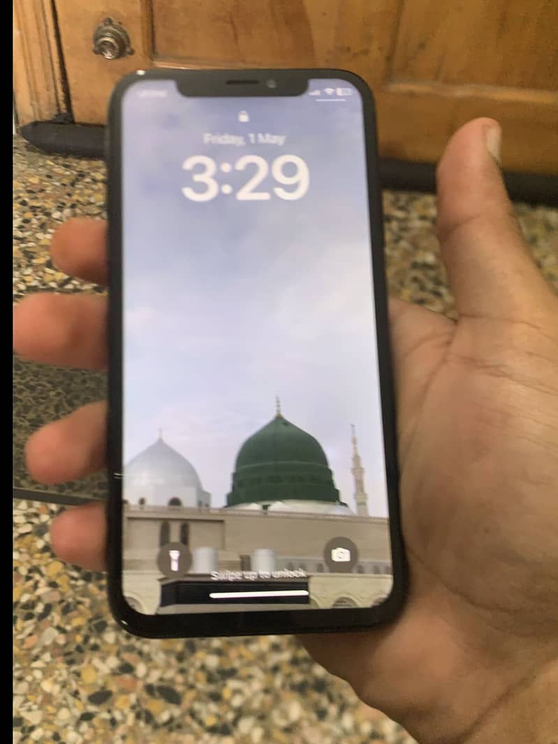 Apple iPhone X 4