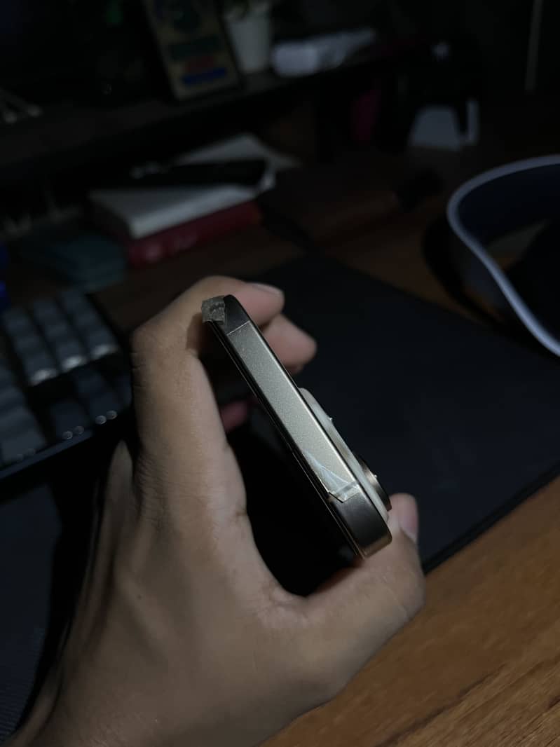 Apple iPhone 16 Pro 5