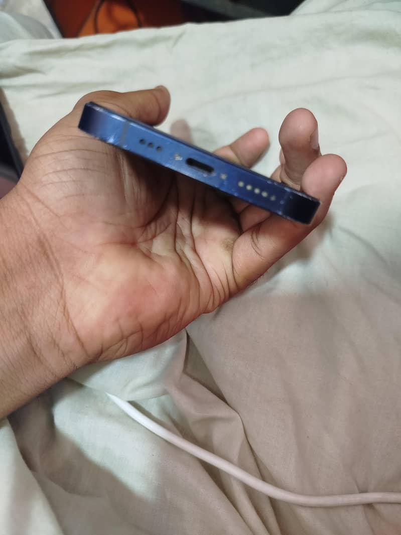 Apple iPhone 13 1