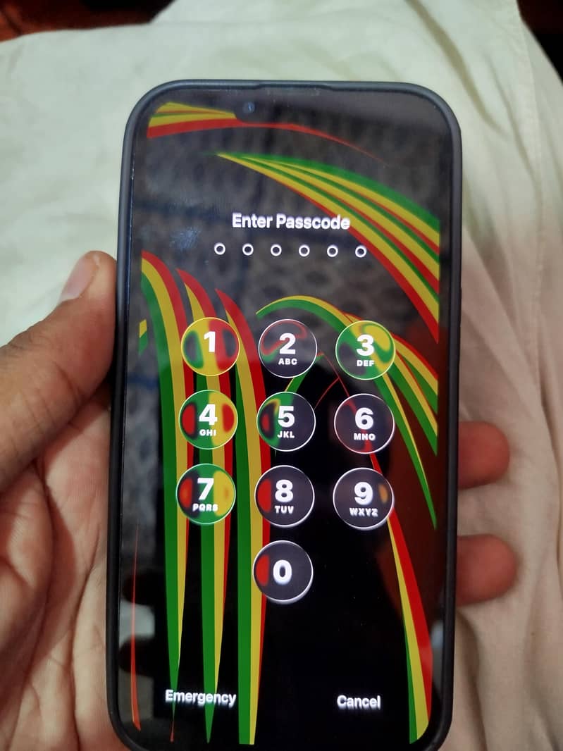 Apple iPhone 13 4