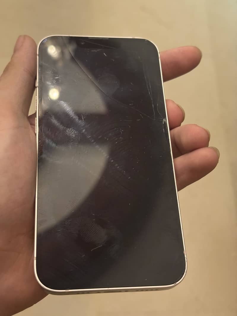 Apple iPhone 13 5