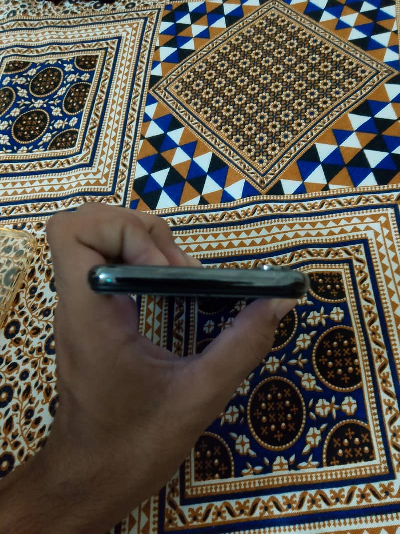 Apple iPhone X 5