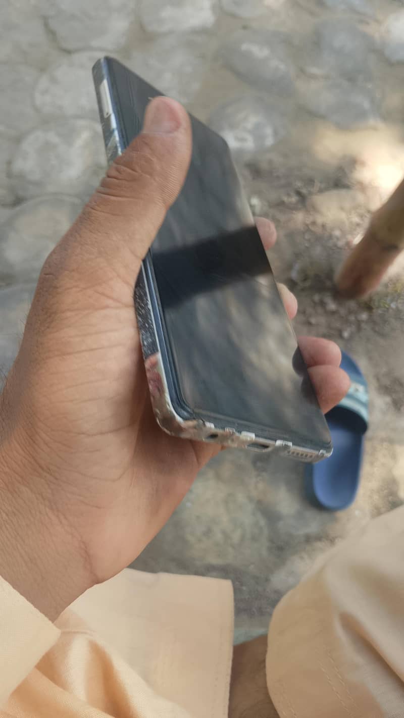 Tecno CAMON 30 1