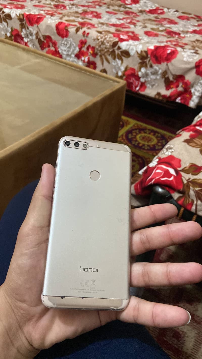 Honor 7C 4