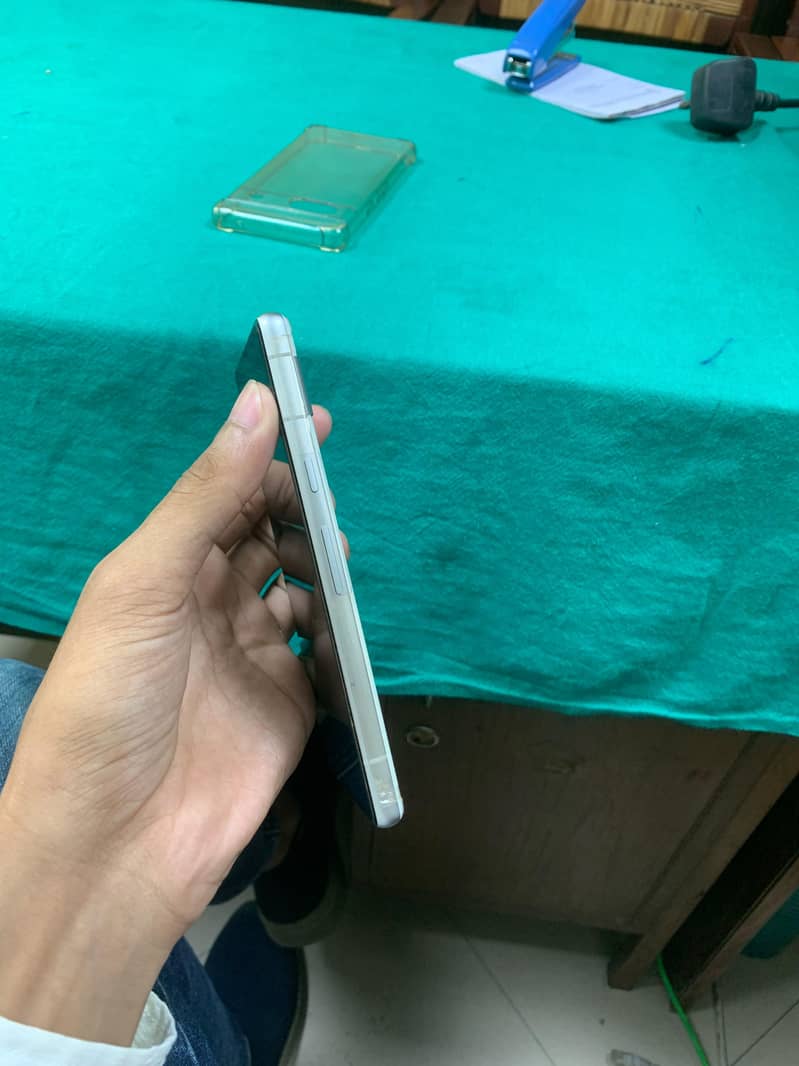 Google Pixel 7a 3