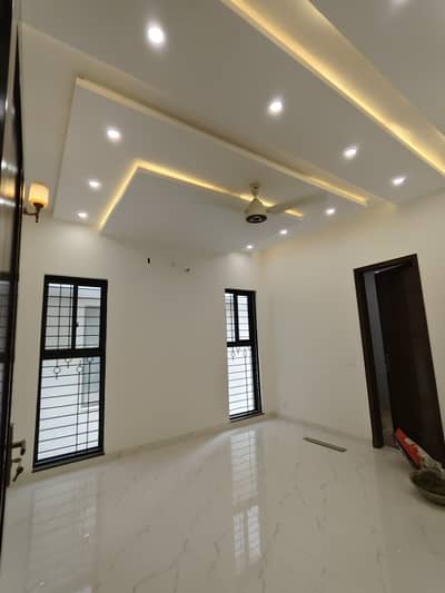 10 Marla brand new lower portion available for rent