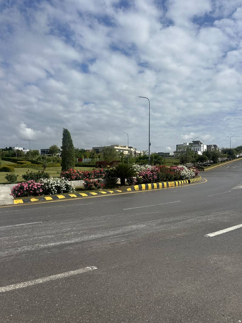 1 KANAL CORNER PLOT C EXT HEIGHTED 3