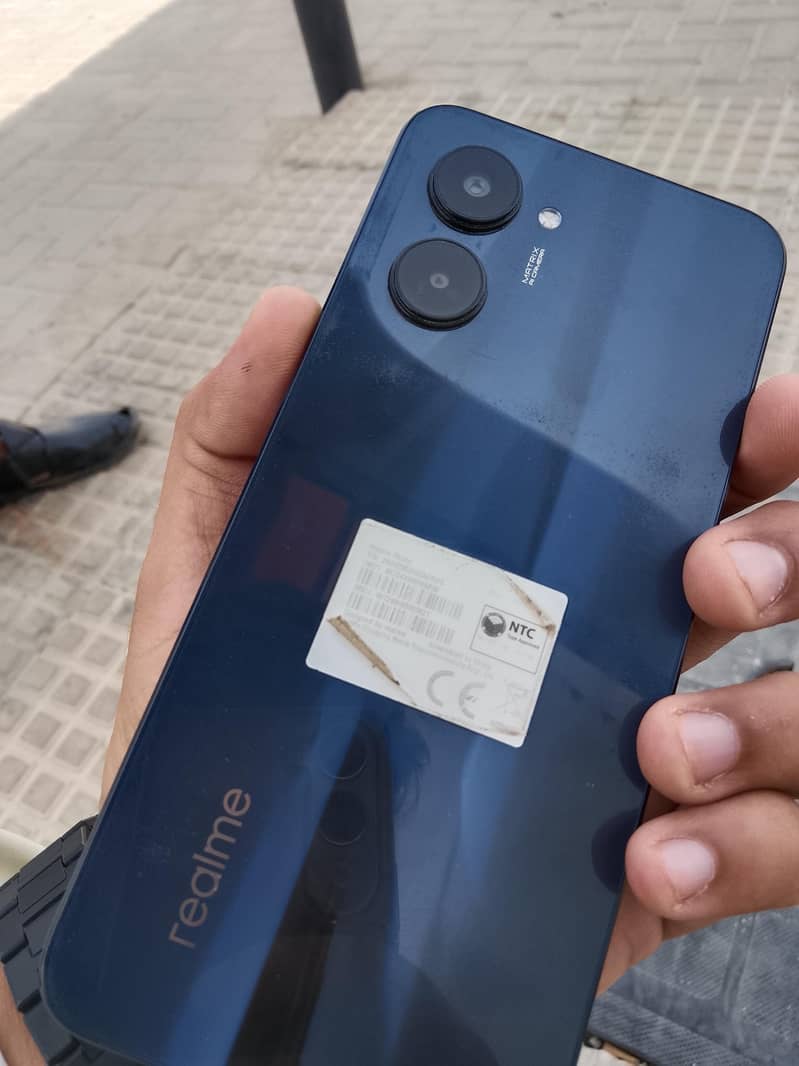 Realme C33 4