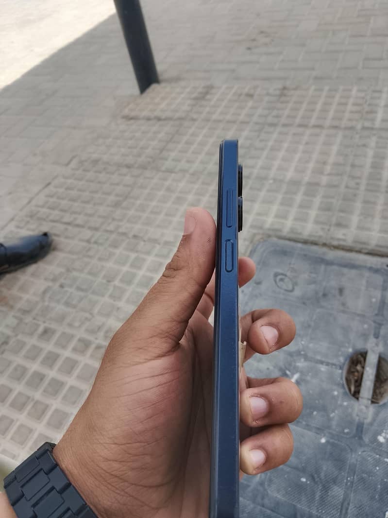 Realme C33 6