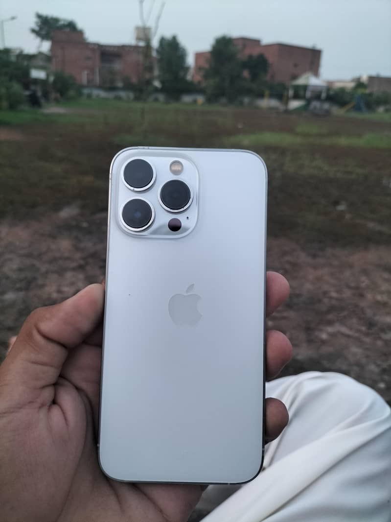 Apple iPhone 13 Pro 0