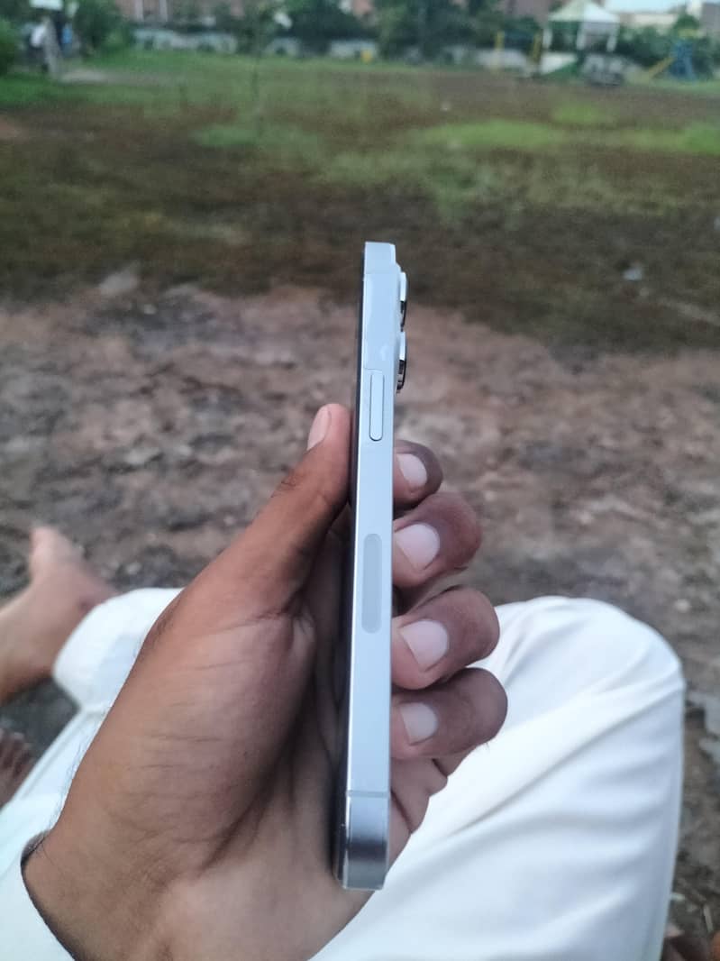 Apple iPhone 13 Pro 3