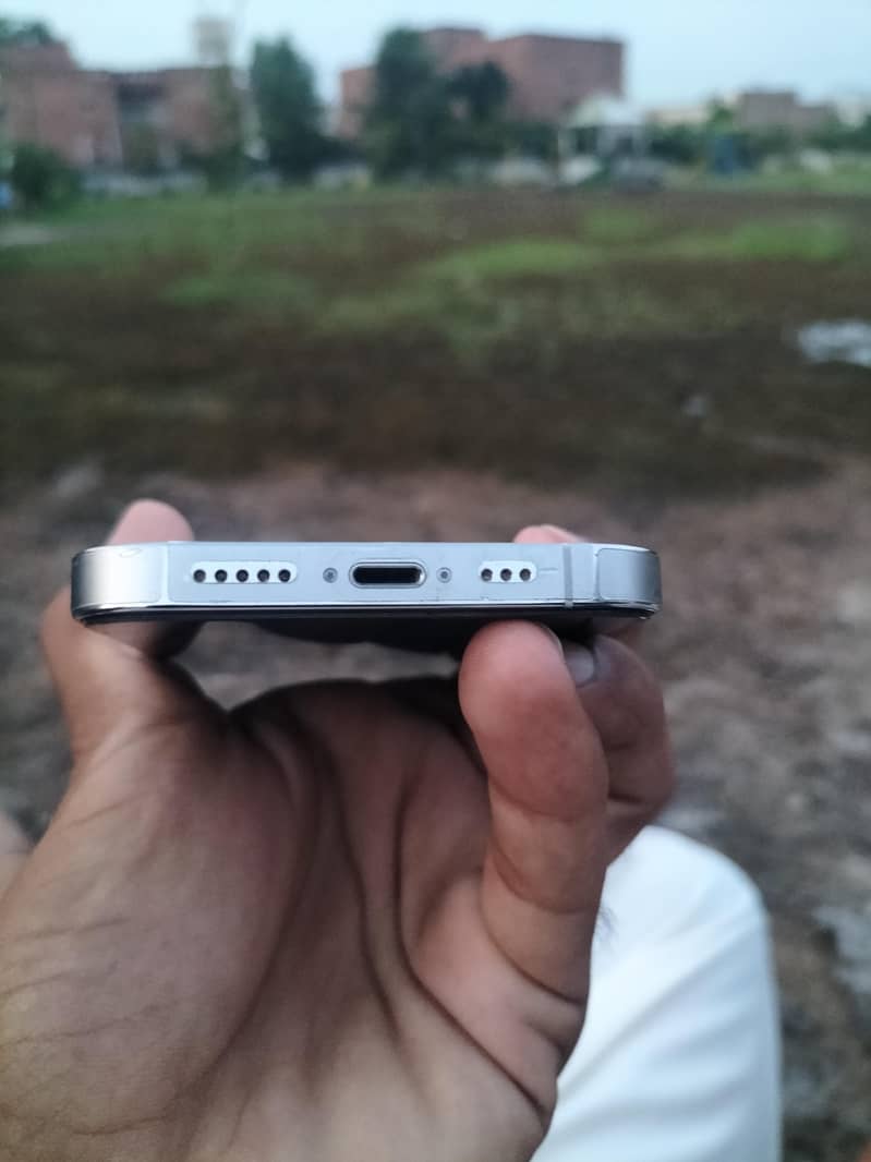Apple iPhone 13 Pro 4