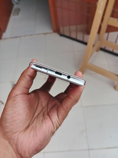 Sharp Aquos R6 Official pta exchange possible