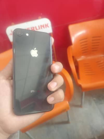 Apple iPhone 8