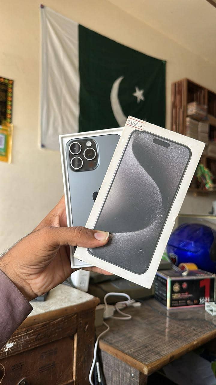 Apple iPhone 15 Pro Max 0