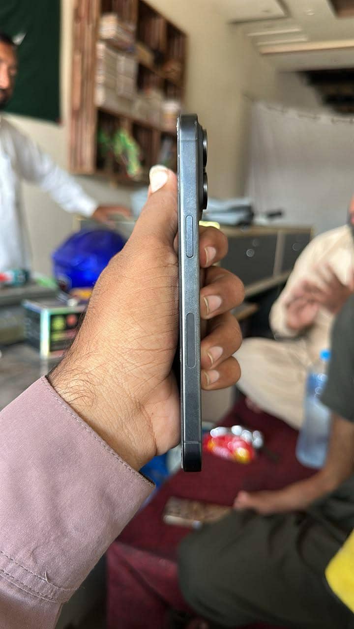 Apple iPhone 15 Pro Max 3