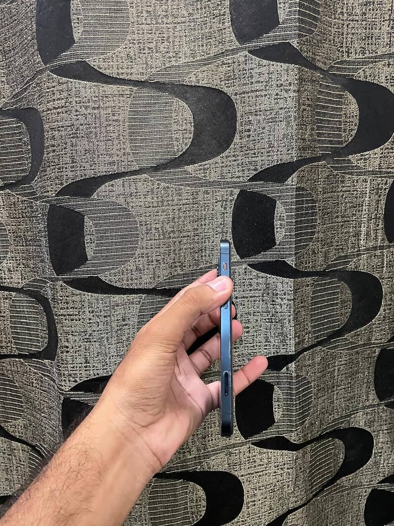 Apple iPhone 12 Pro 4