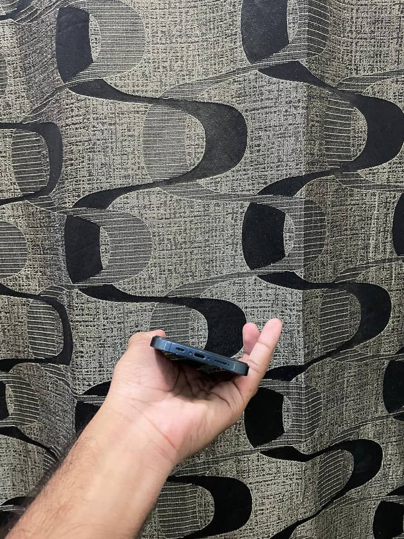 Apple iPhone 12 Pro 6