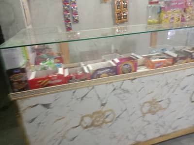 Shop Counter bilkul new hai sirf 2mahiny use kiya hai