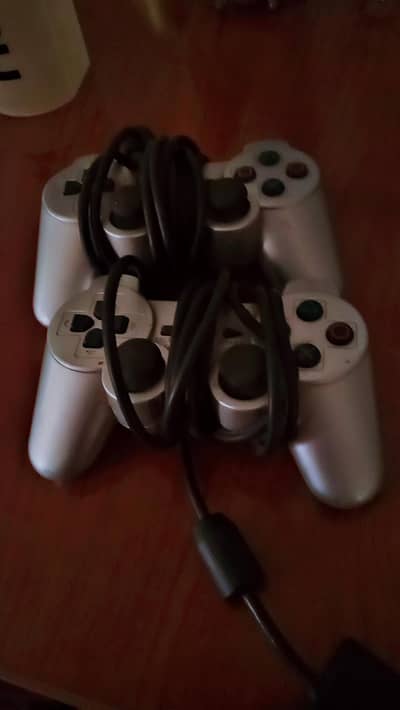 PS 2 gaming controller for sale in good condition