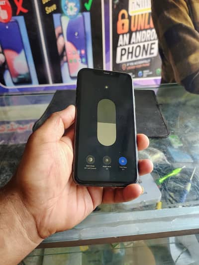 Apple iPhone 11 64gb Non PTA Waterpack Condition with orignal charger