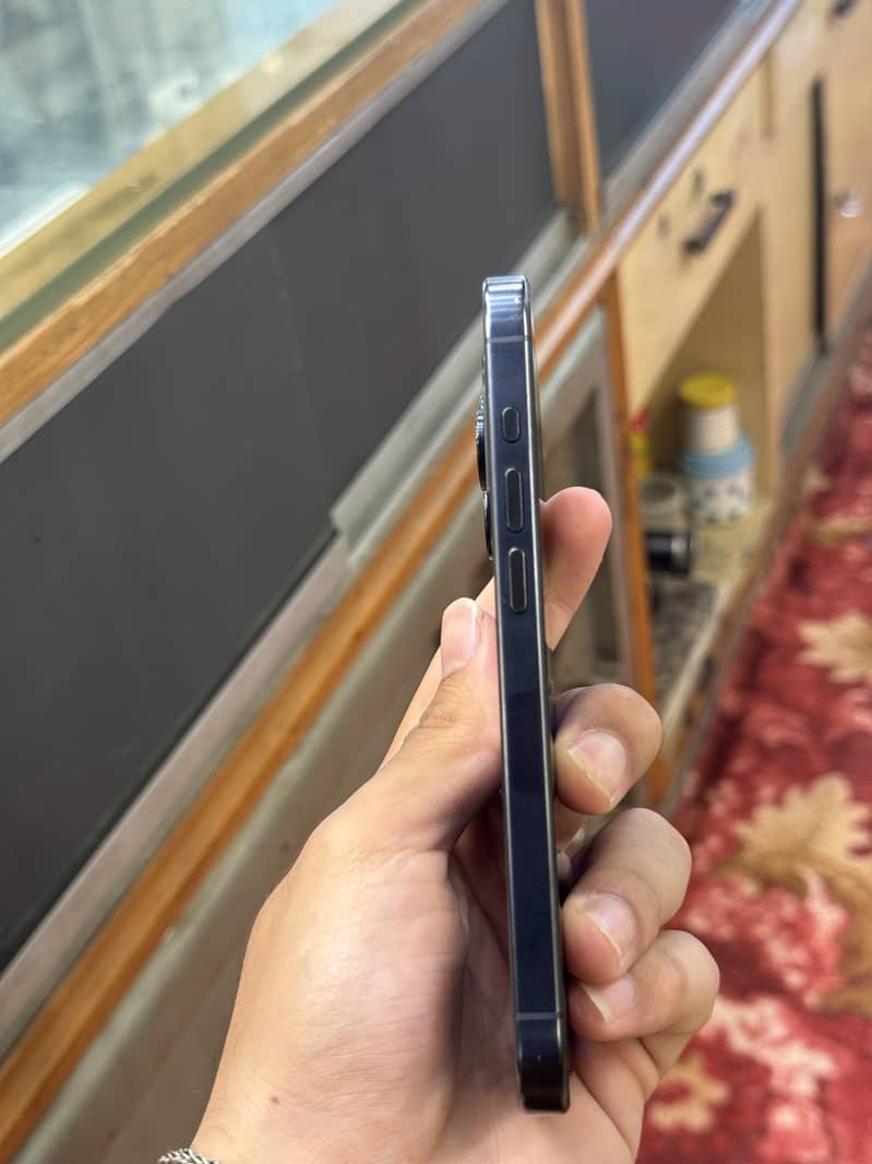 Apple iPhone 15 Pro 5