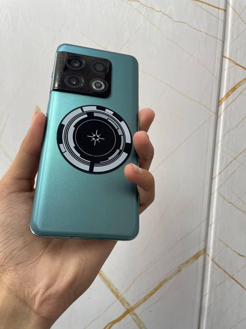 One Plus 10 Pro 1