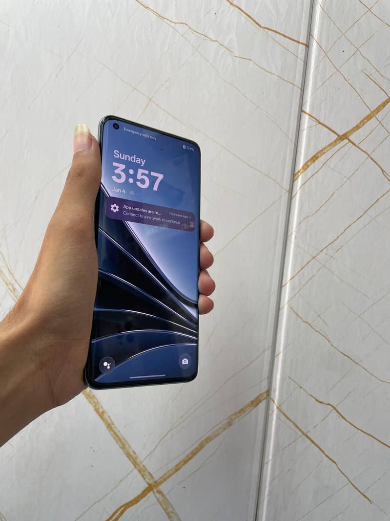 One Plus 10 Pro 4