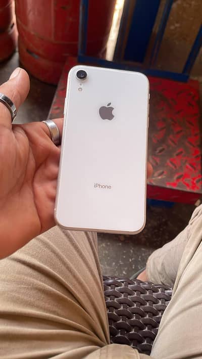 Apple iPhone XR