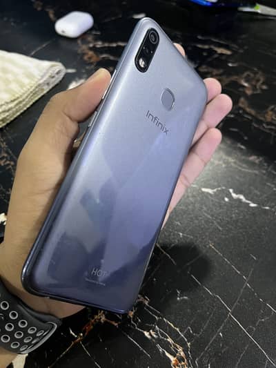 Infinix Hot 8 Lite