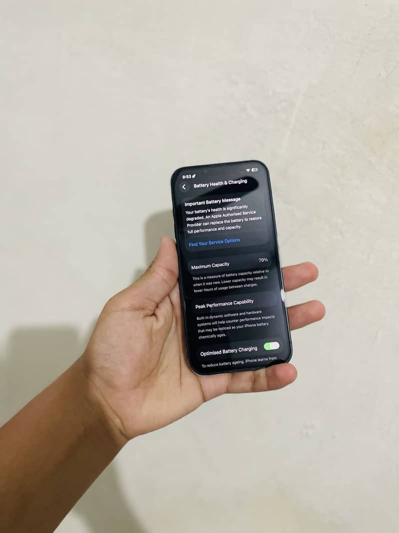 Apple iPhone 13 8