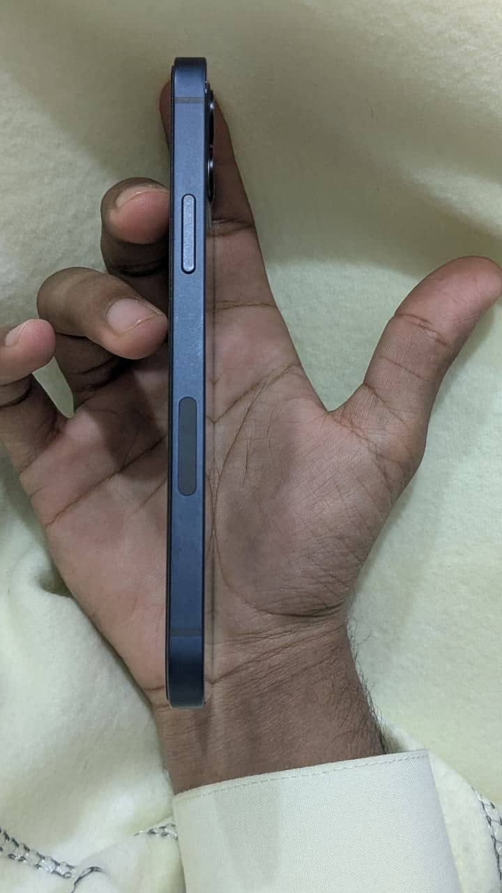 Apple iPhone 12 1