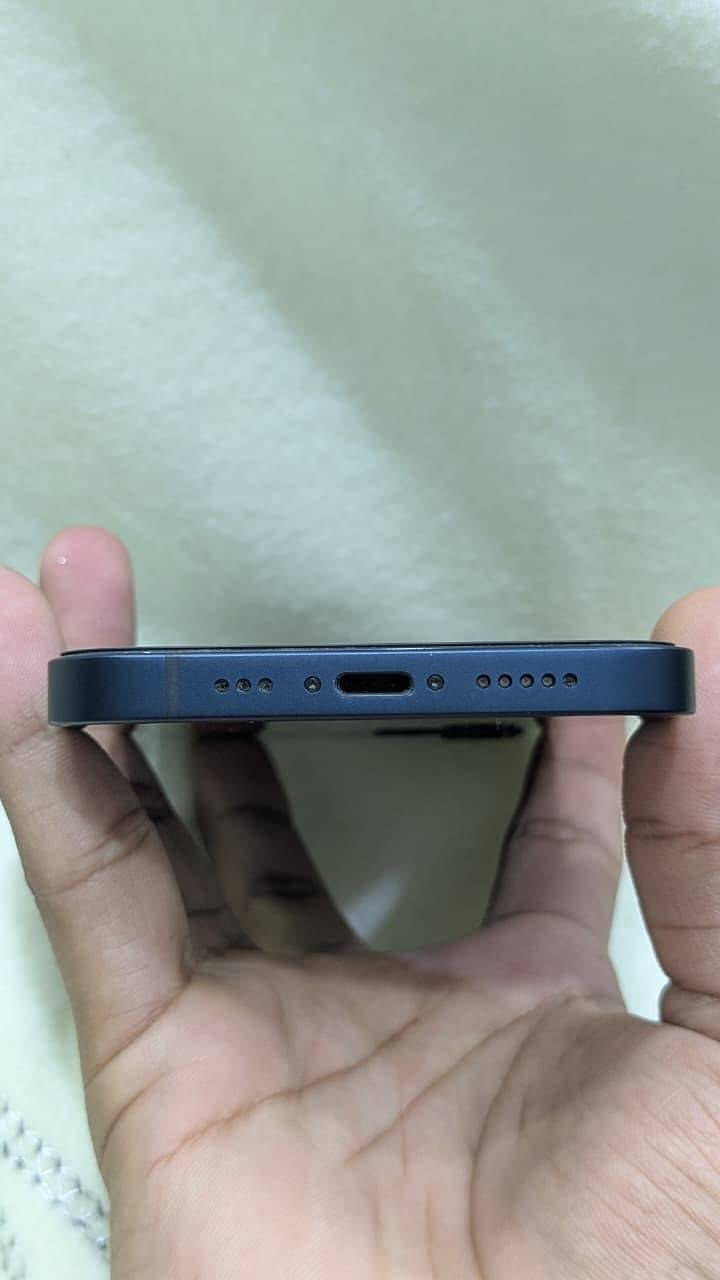 Apple iPhone 12 6